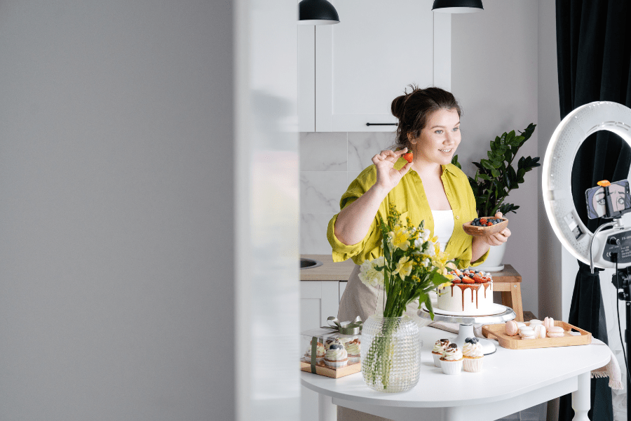 kkv-ceg-siker-marketing-design-szorolap-hirdetes-koltsegvetes-whitebox
