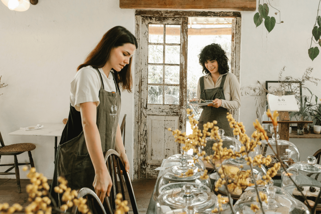 vallalkozas-dekor-uzletdekor-marketing-brand-design-whitebox